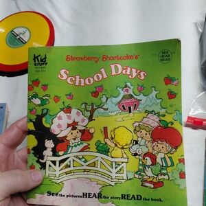vintage Strawberry Shortcake's School Days See Hear Read book and record set, li